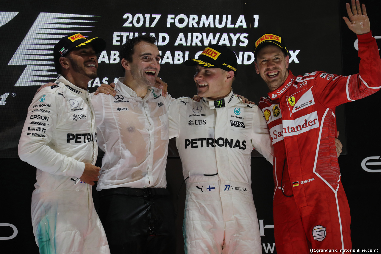 GP ABU DHABI, 26.11.2017 - Gara, 1st place Valtteri Bottas (FIN) Mercedes AMG F1 W08, 2nd place Lewis Hamilton (GBR) Mercedes AMG F1 W08 e 3rd place Sebastian Vettel (GER) Ferrari SF70H
