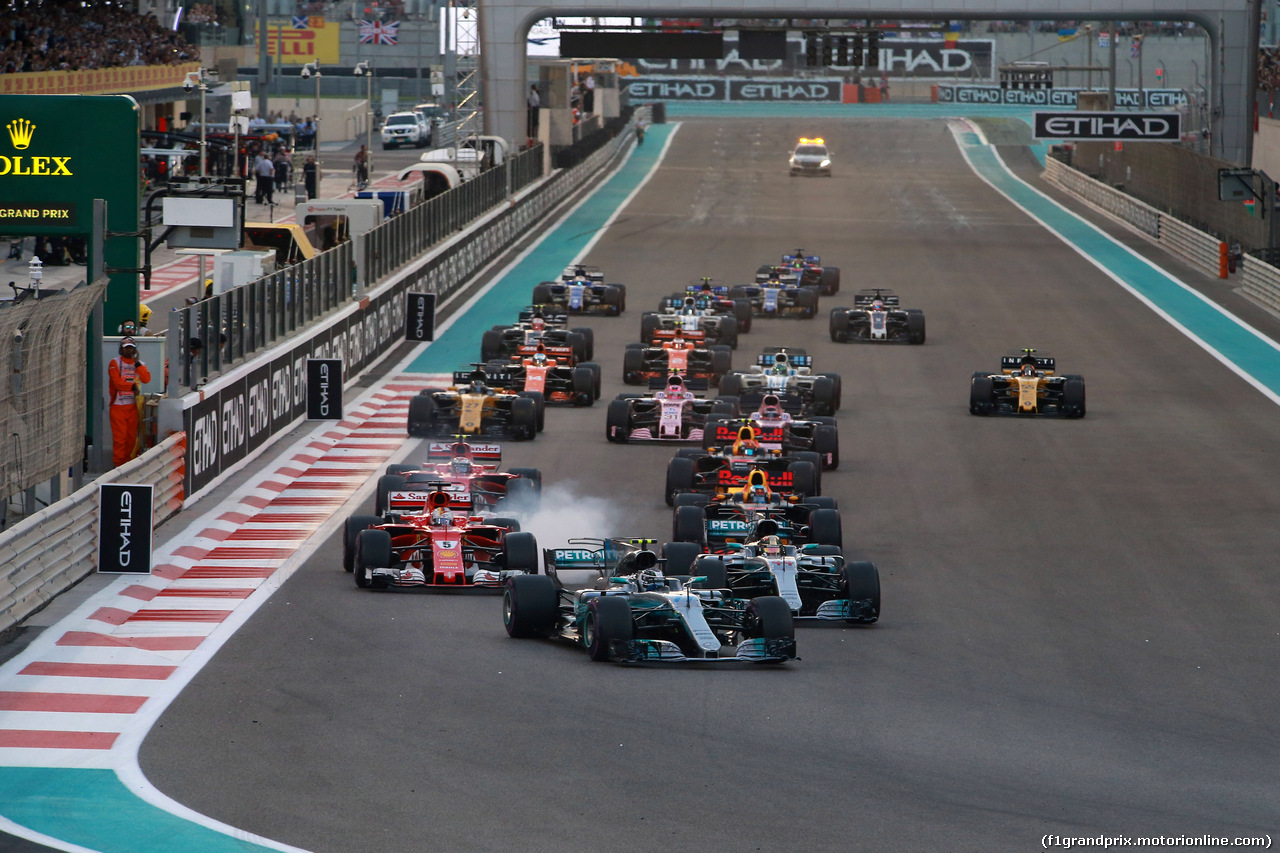 GP ABU DHABI, 26.11.2017 - Gara, Start of the race