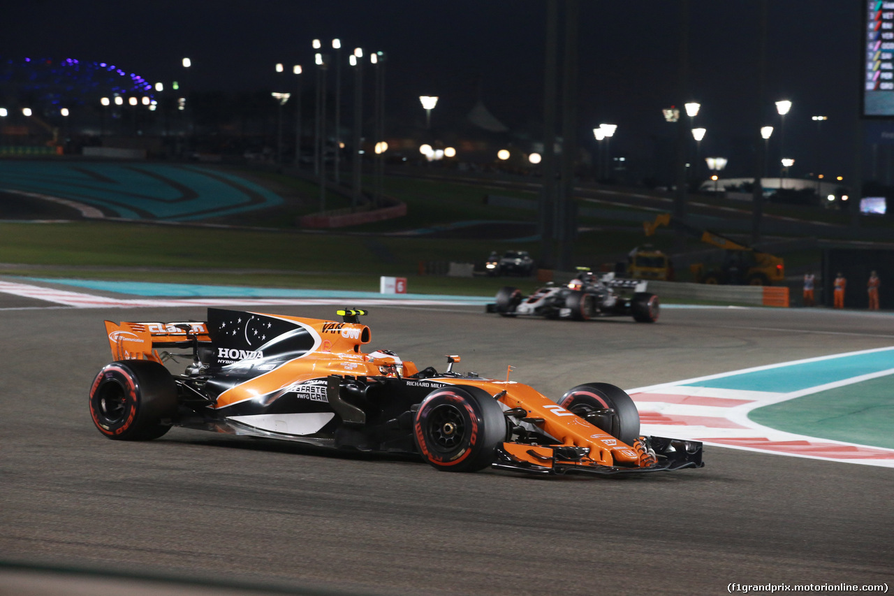 GP ABU DHABI, 26.11.2017 - Gara, Stoffel Vandoorne (BEL) McLaren MCL32