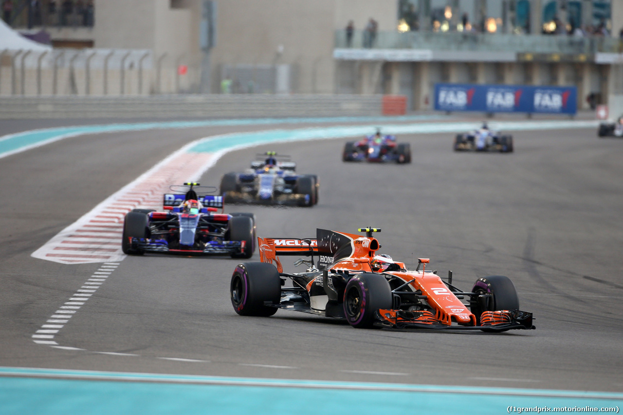 GP ABU DHABI, 26.11.2017 - Gara, Stoffel Vandoorne (BEL) McLaren MCL32