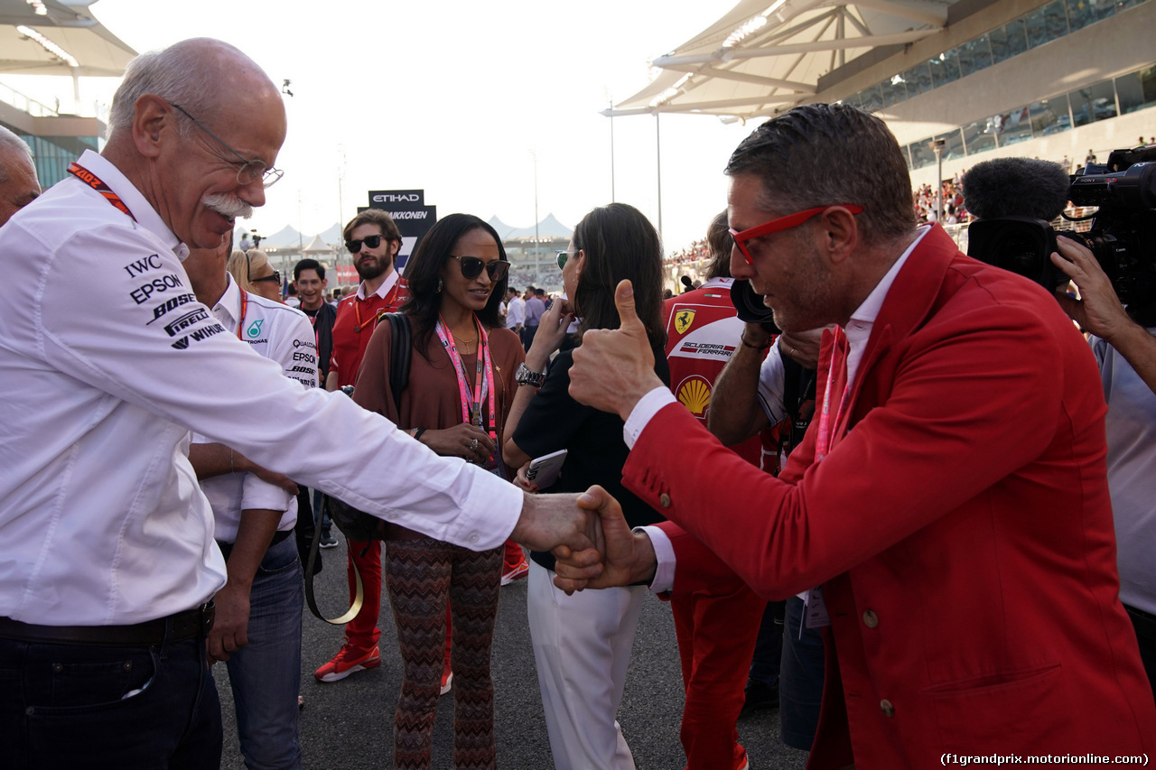 GP ABU DHABI, 26.11.2017 - Gara, Dr. Dieter Zetsche, Chairman of Daimler e Lapo Elkann (ITA)