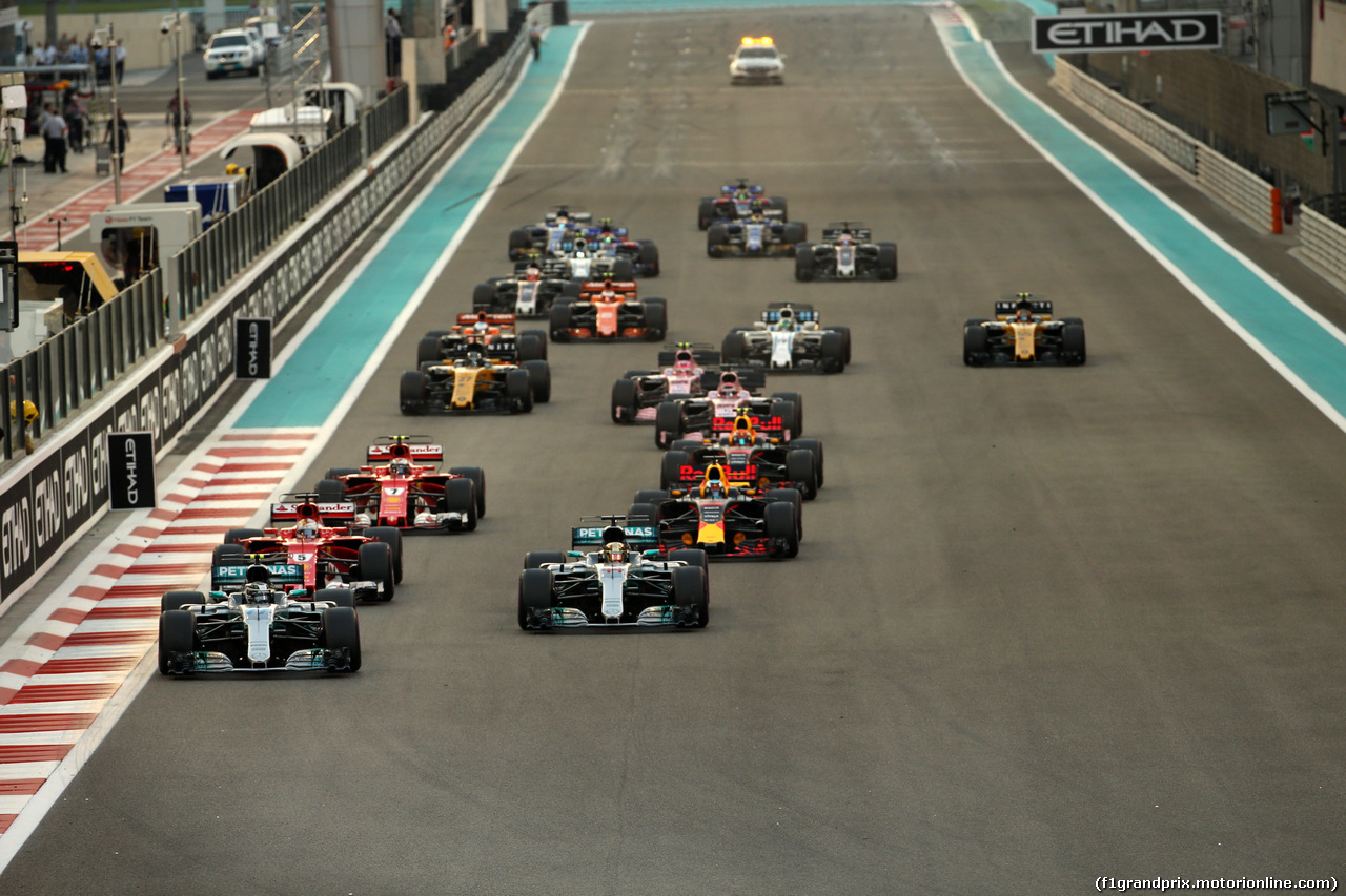 GP ABU DHABI, 26.11.2017 - Gara, Start of the race