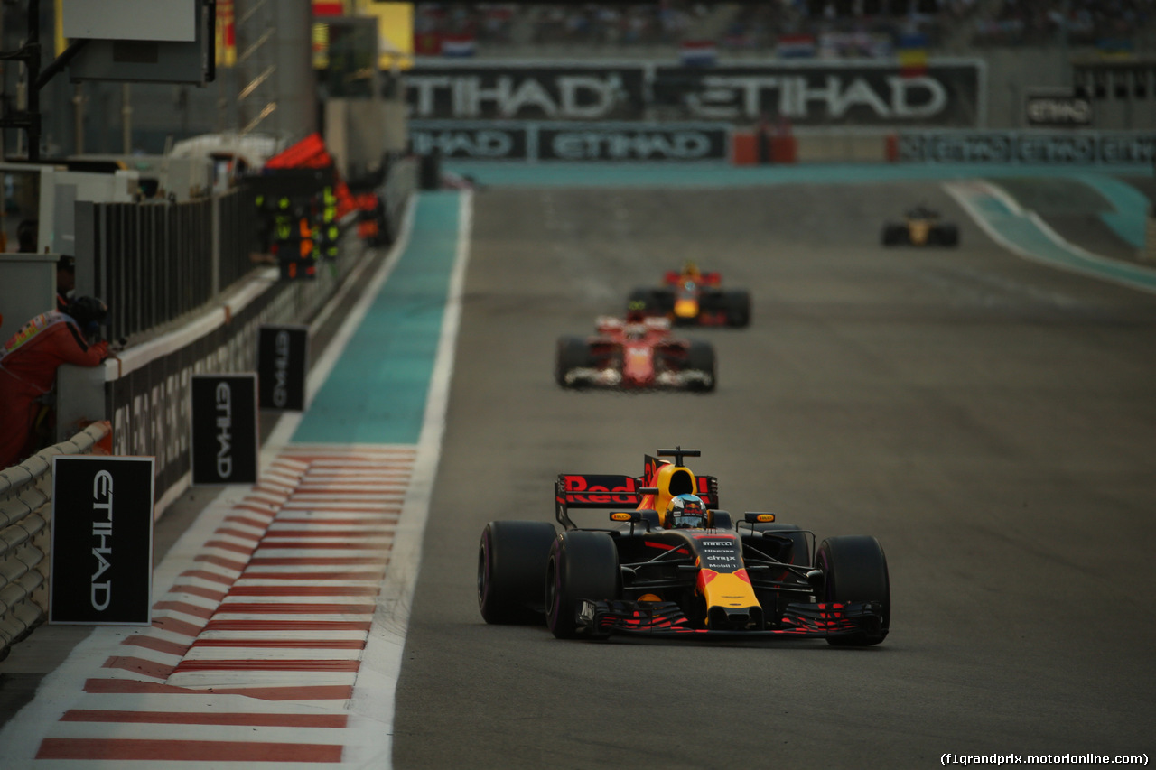 GP ABU DHABI, 26.11.2017 - Gara, Daniel Ricciardo (AUS) Red Bull Racing RB13