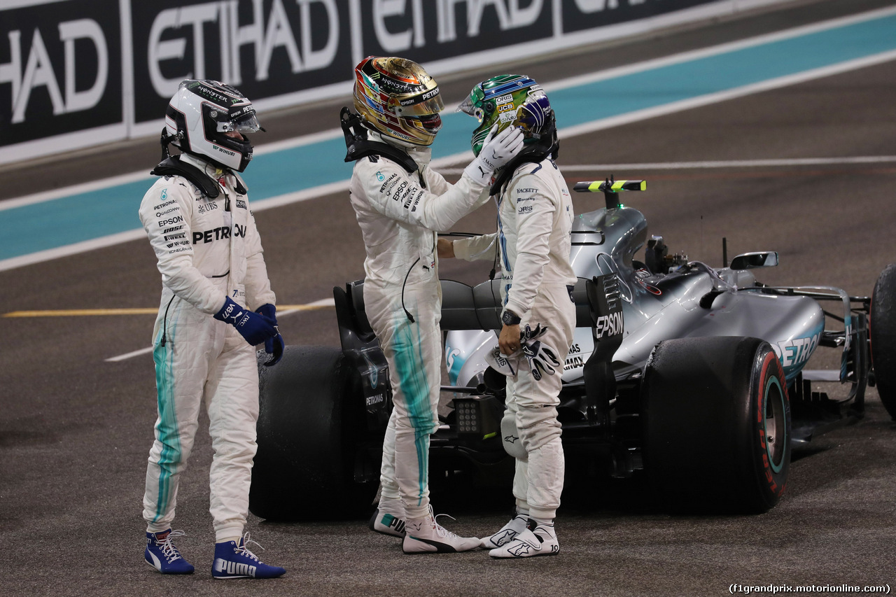 GP ABU DHABI, 26.11.2017 - Gara, Valtteri Bottas (FIN) Mercedes AMG F1 W08 vincitore, 2nd place Lewis Hamilton (GBR) Mercedes AMG F1 W08 e Felipe Massa (BRA) Williams FW40