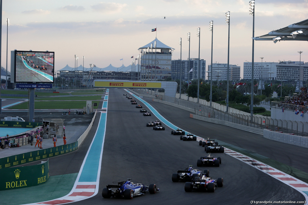 GP ABU DHABI, 26.11.2017 - Gara, Start of the race