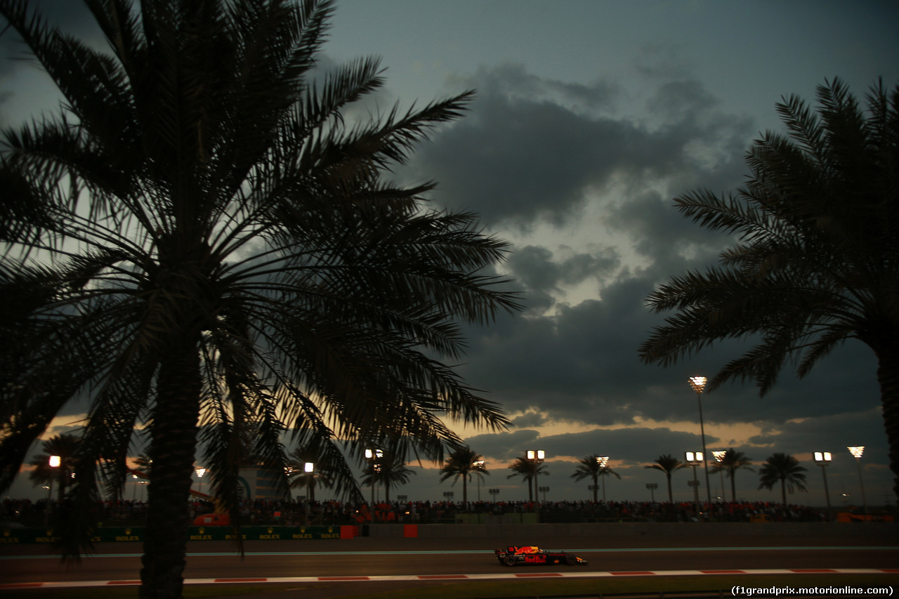 GP ABU DHABI, 26.11.2017 - Gara, Daniel Ricciardo (AUS) Red Bull Racing RB13