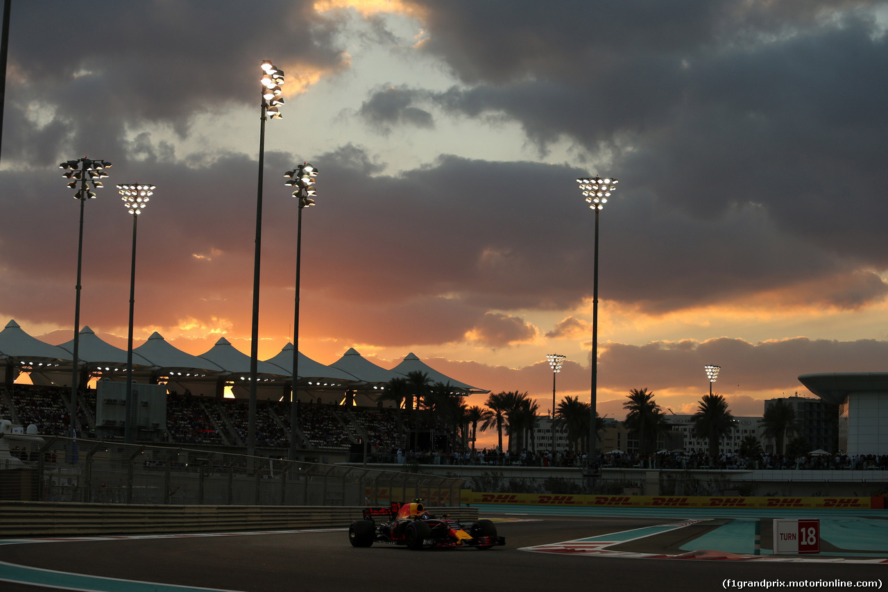 GP ABU DHABI, 26.11.2017 - Gara, Max Verstappen (NED) Red Bull Racing RB13