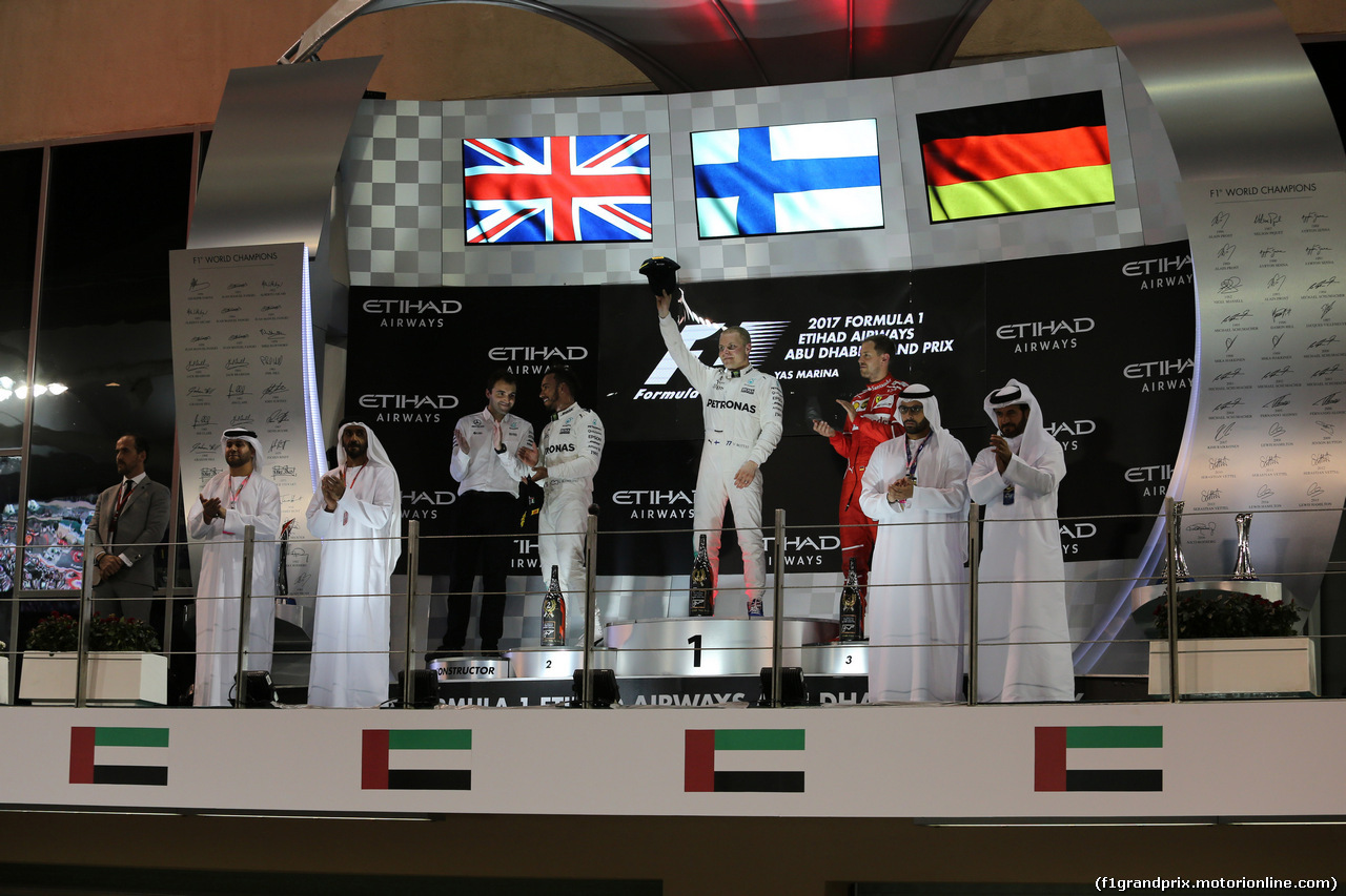 GP ABU DHABI, 26.11.2017 - Gara, 1st place Valtteri Bottas (FIN) Mercedes AMG F1 W08, 2nd place Lewis Hamilton (GBR) Mercedes AMG F1 W08 e 3rd place Sebastian Vettel (GER) Ferrari SF70H