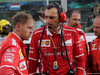 GP ABU DHABI, 26.11.2017 - Gara, Sebastian Vettel (GER) Ferrari SF70H e Riccardo Adami (ITA) Ferrari Gara Engineer
