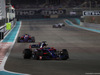 GP ABU DHABI, 26.11.2017 - Gara, Brendon Hartley (NZL) Scuderia Toro Rosso STR12 davanti a Pierre Gasly (FRA) Scuderia Toro Rosso STR12