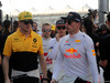 GP ABU DHABI, 26.11.2017 - Nico Hulkenberg (GER) Renault Sport F1 Team RS17 e Max Verstappen (NED) Red Bull Racing RB13