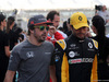GP ABU DHABI, 26.11.2017 - Fernando Alonso (ESP) McLaren MCL32 e Carlos Sainz Jr (ESP) Renault Sport F1 Team RS17