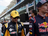 GP ABU DHABI, 26.11.2017 - Carlos Sainz Jr (ESP) Renault Sport F1 Team RS17 e Brendon Hartley (NZL) Scuderia Toro Rosso STR12