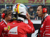 GP ABU DHABI, 26.11.2017 - Gara, Sebastian Vettel (GER) Ferrari SF70H e Riccardo Adami (ITA) Ferrari Gara Engineer