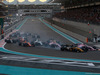 GP ABU DHABI, 26.11.2017 - Gara, Nico Hulkenberg (GER) Renault Sport F1 Team RS17 e Sergio Perez (MEX) Sahara Force India F1 VJM010
