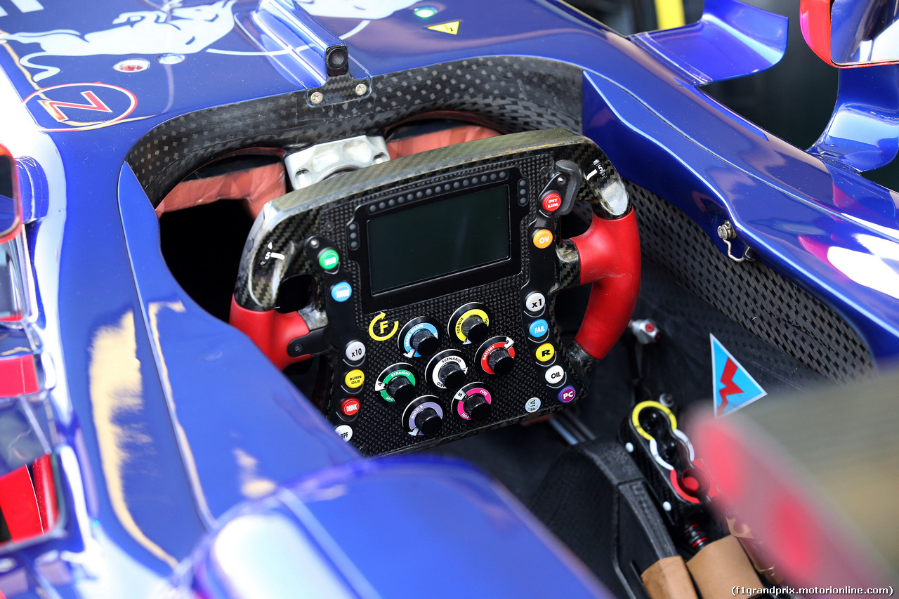 GP ABU DHABI, 23.11.2017 - The steering wheel of Scuderia Toro Rosso STR12