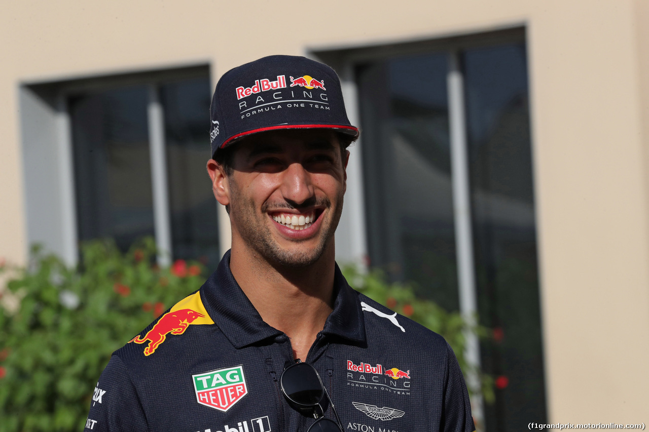 GP ABU DHABI, 23.11.2017 -  Daniel Ricciardo (AUS) Red Bull Racing RB13