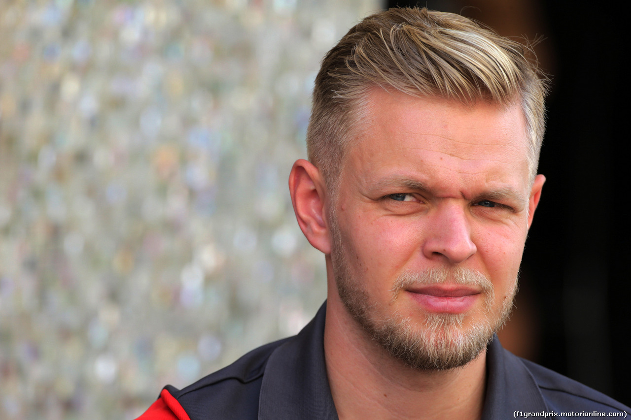 GP ABU DHABI, 23.11.2017 -  Kevin Magnussen (DEN) Haas F1 Team VF-17