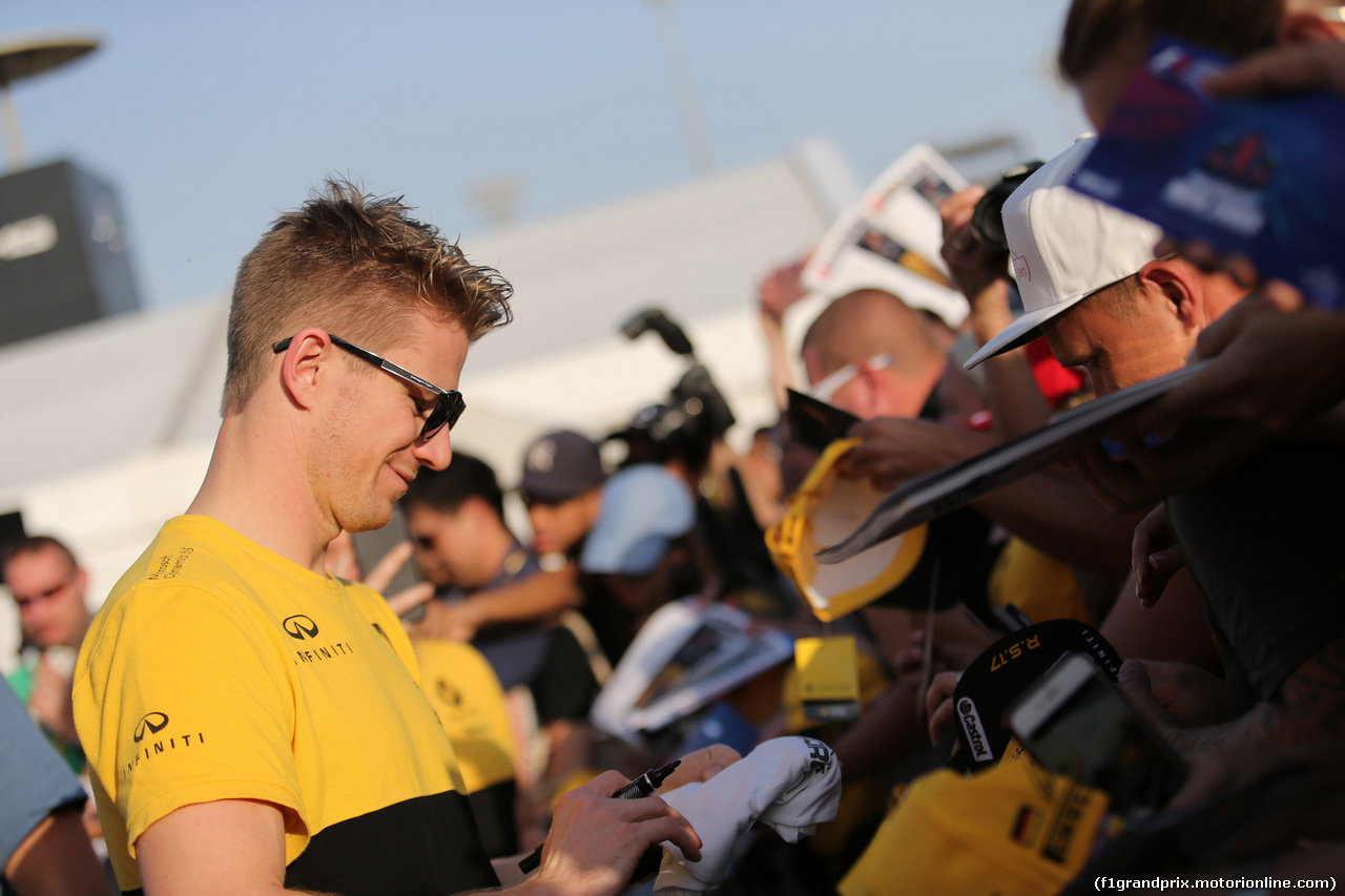 GP ABU DHABI, 23.11.2017 -  Nico Hulkenberg (GER) Renault Sport F1 Team RS17