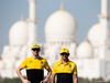 GP ABU DHABI, 23.11.2017 -  Nico Hulkenberg (GER) Renault Sport F1 Team RS17 e Carlos Sainz Jr (ESP) Renault Sport F1 Team RS17