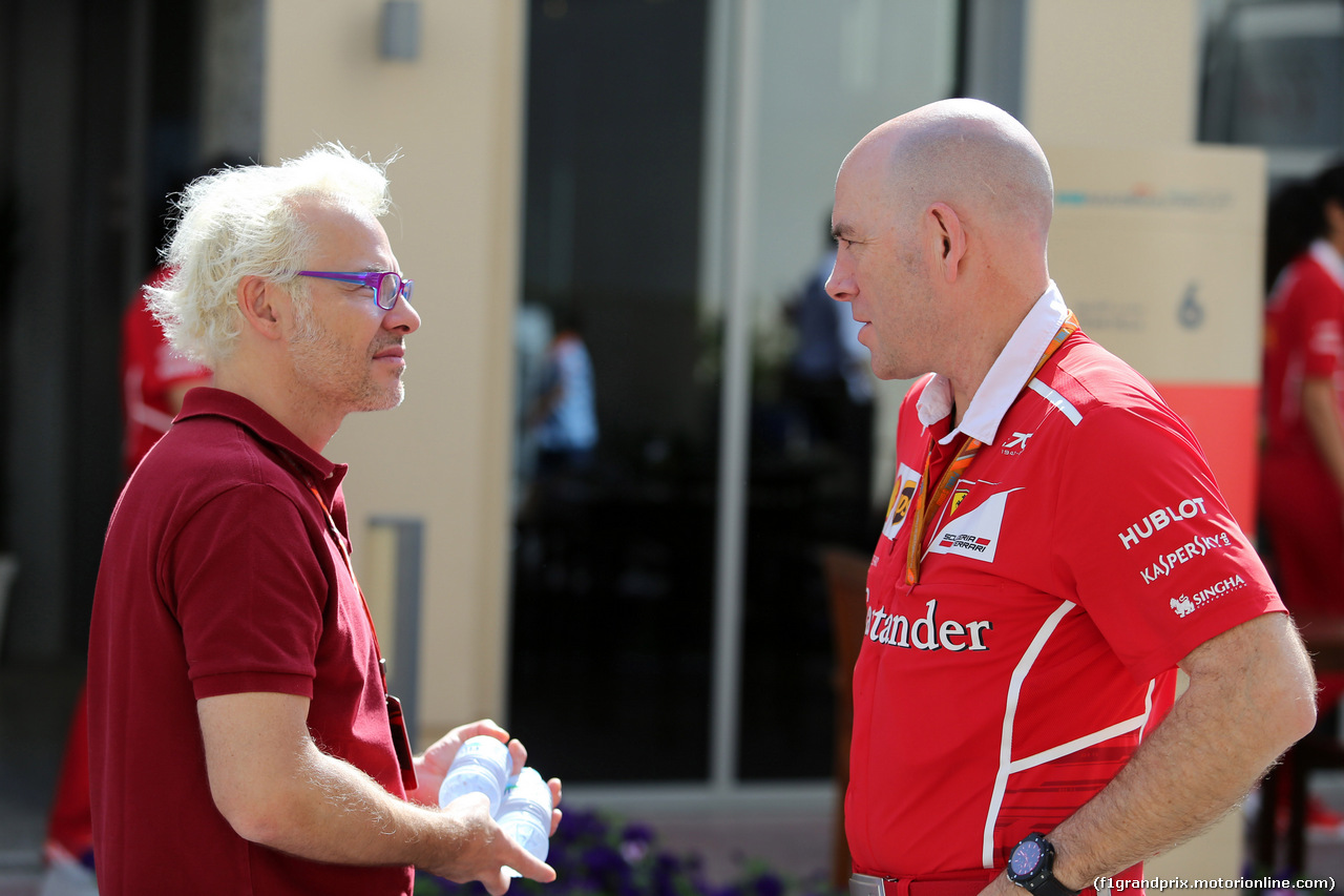 GP ABU DHABI, 25.11.2017 - Prove Libere 3, Jacques Villeneuve (CAN) e Jock Clear (GBR) Ferrari Engineering Director