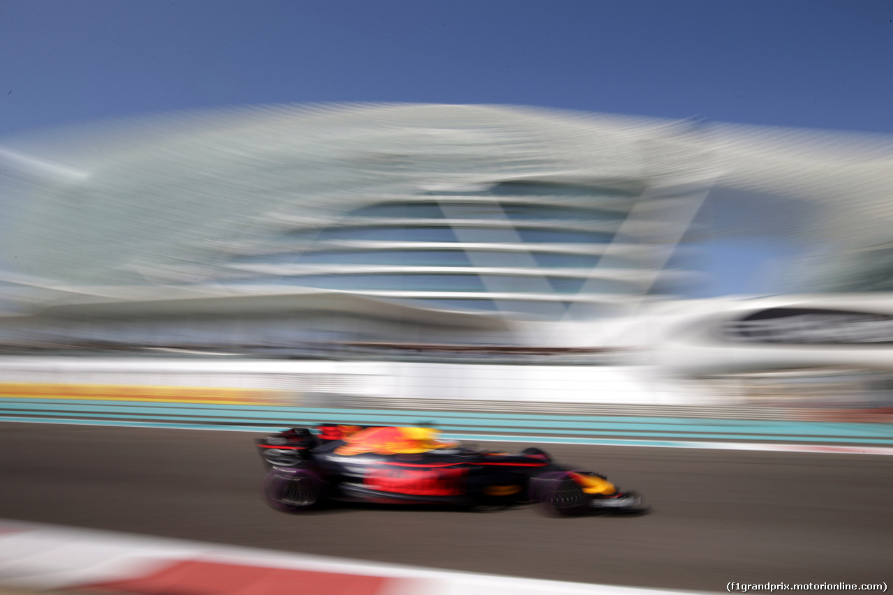 GP ABU DHABI, 25.11.2017 - Prove Libere 3, Daniel Ricciardo (AUS) Red Bull Racing RB13