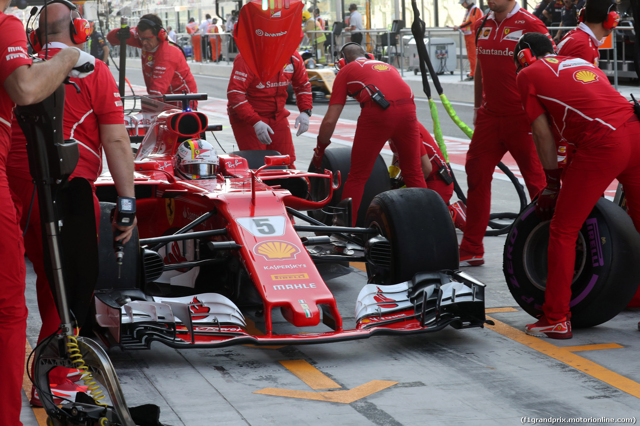 GP ABU DHABI, 25.11.2017 - Prove Libere 3, Sebastian Vettel (GER) Ferrari SF70H