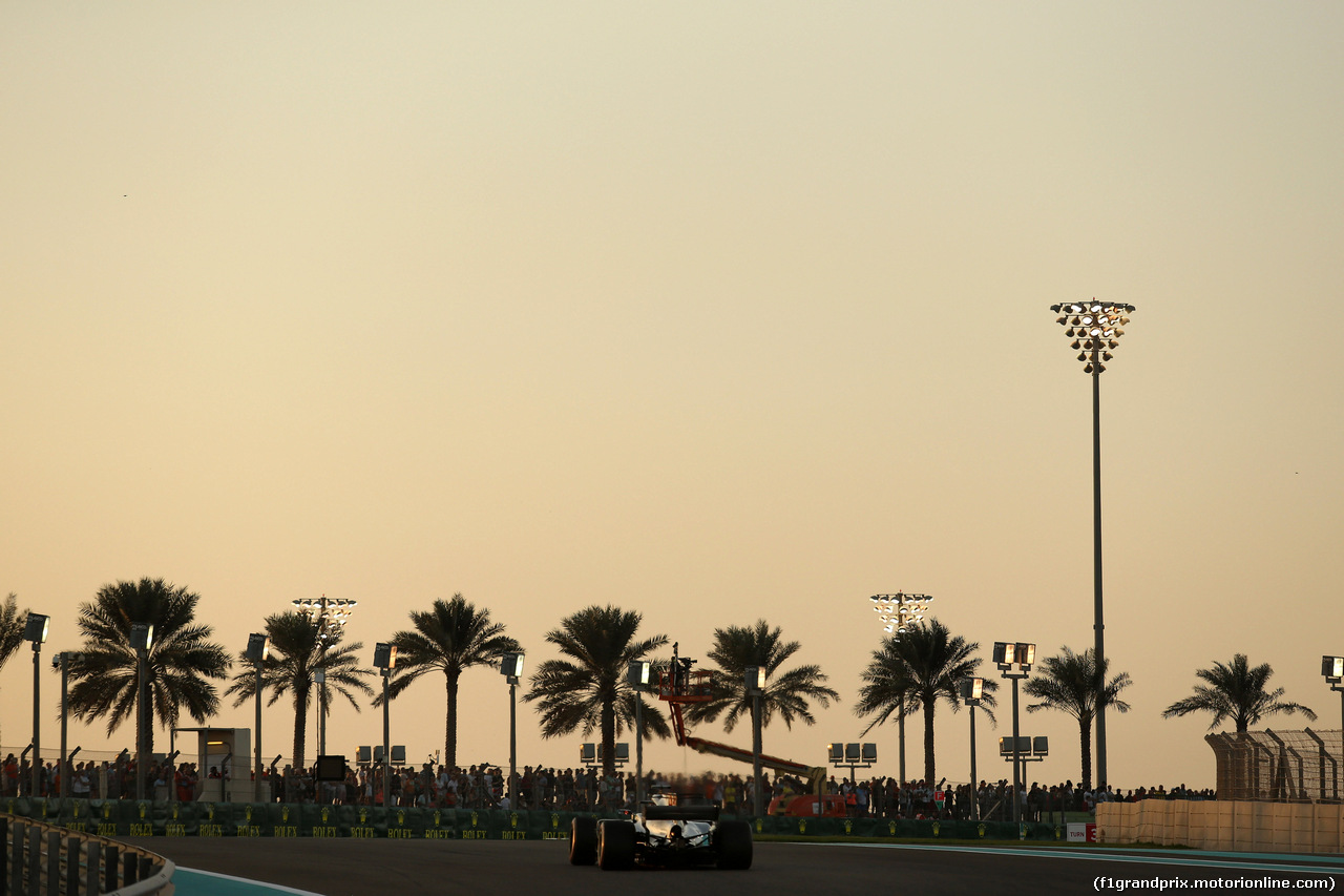 GP ABU DHABI, 25.11.2017 - Qualifiche, Lewis Hamilton (GBR) Mercedes AMG F1 W08