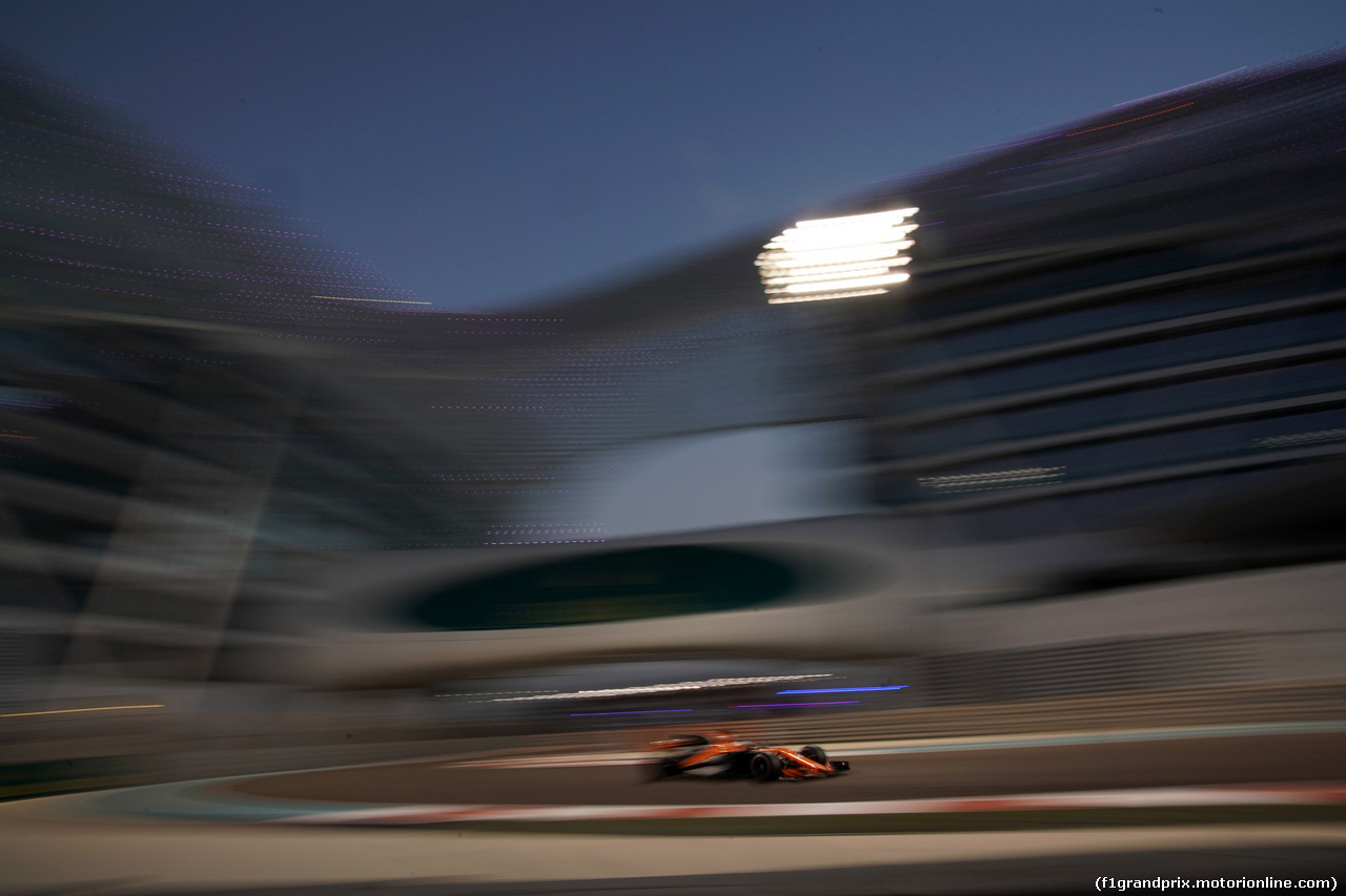 GP ABU DHABI, 25.11.2017 - Qualifiche, Fernando Alonso (ESP) McLaren MCL32