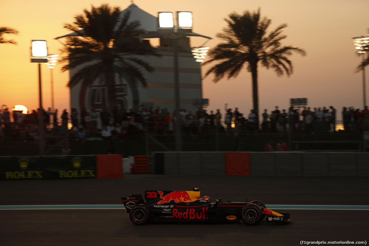 GP ABU DHABI, 25.11.2017 - Qualifiche, Max Verstappen (NED) Red Bull Racing RB13