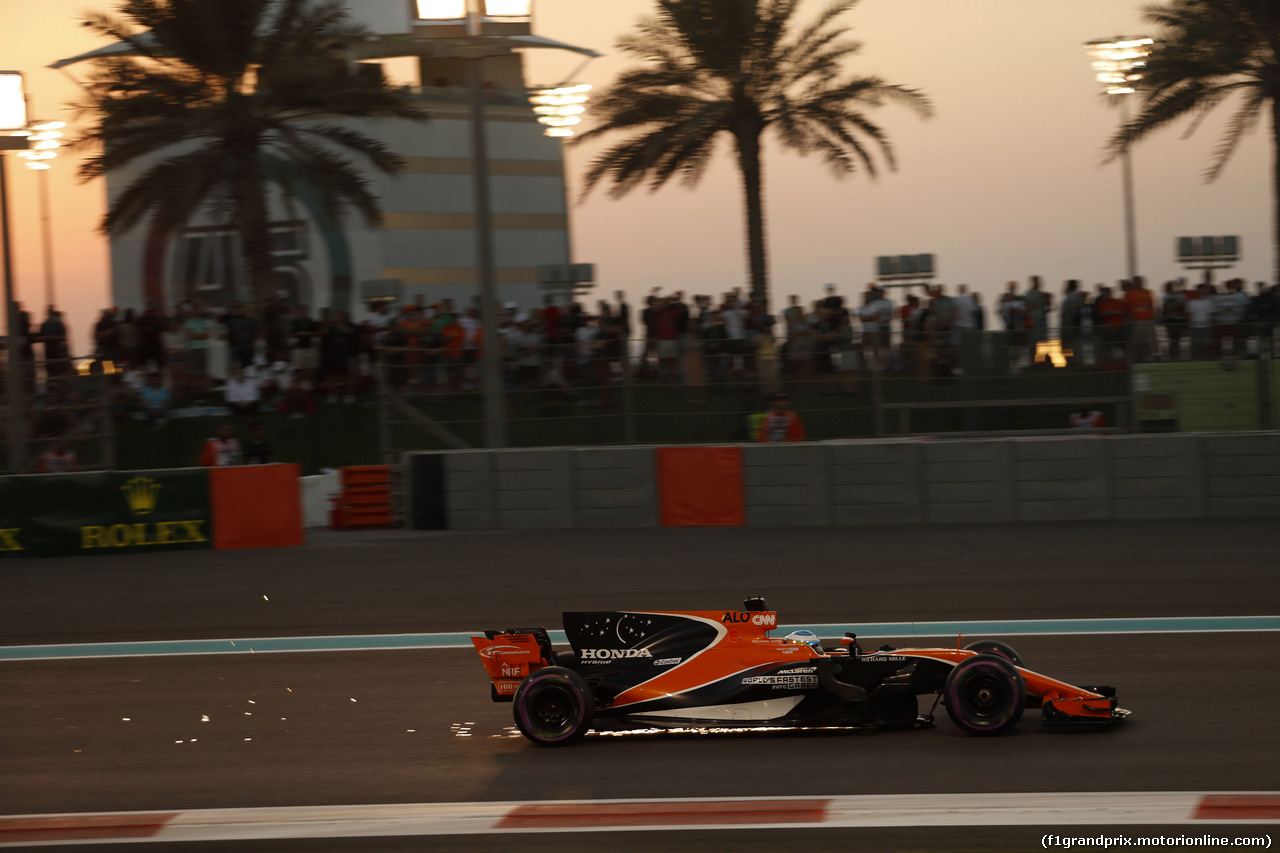 GP ABU DHABI, 25.11.2017 - Qualifiche, Fernando Alonso (ESP) McLaren MCL32