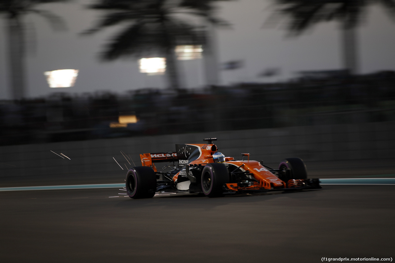 GP ABU DHABI, 25.11.2017 - Qualifiche, Fernando Alonso (ESP) McLaren MCL32