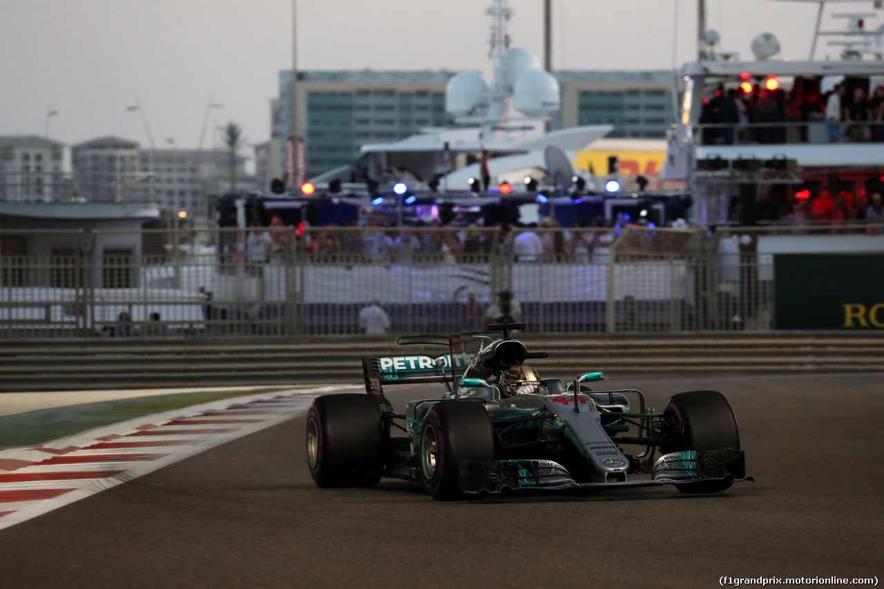 GP ABU DHABI, 25.11.2017 - Qualifiche, Lewis Hamilton (GBR) Mercedes AMG F1 W08