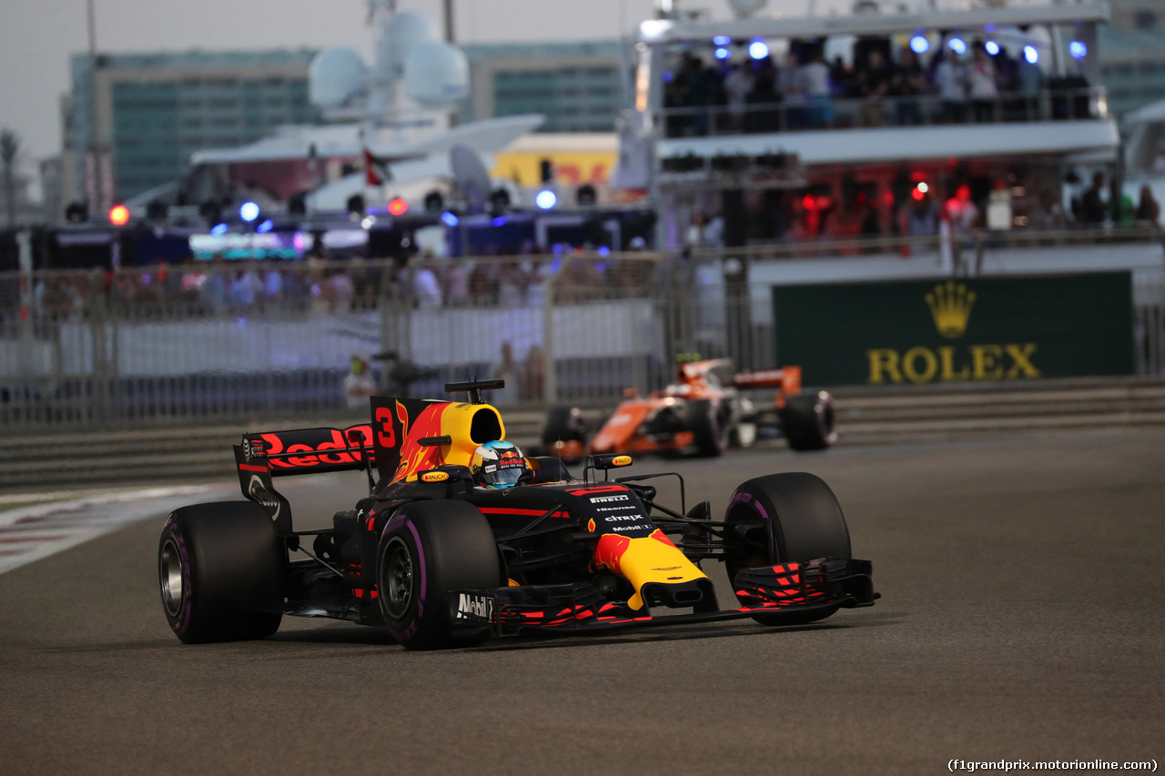 GP ABU DHABI, 25.11.2017 - Qualifiche, Daniel Ricciardo (AUS) Red Bull Racing RB13