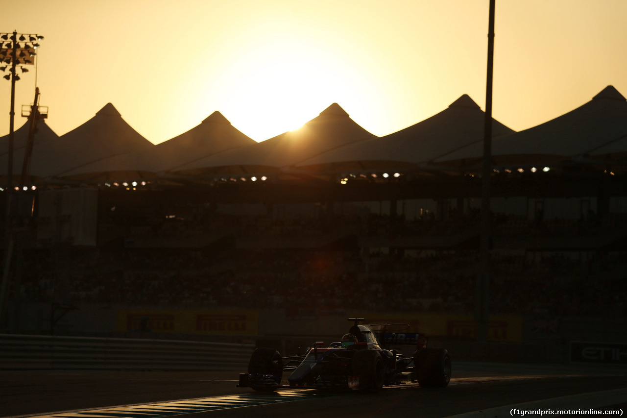 GP ABU DHABI, 25.11.2017 - Qualifiche, Brendon Hartley (NZL) Scuderia Toro Rosso STR12