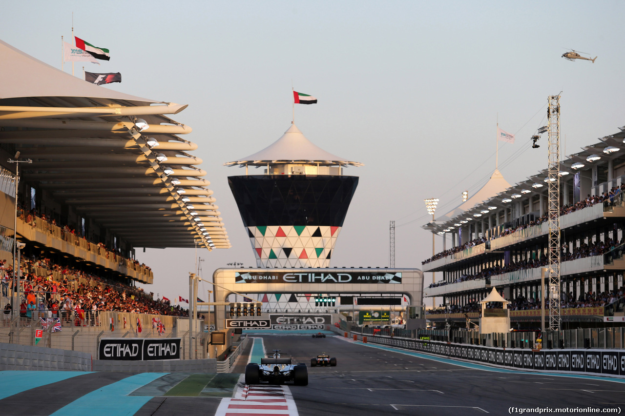 GP ABU DHABI, 25.11.2017 - Qualifiche, Lewis Hamilton (GBR) Mercedes AMG F1 W08