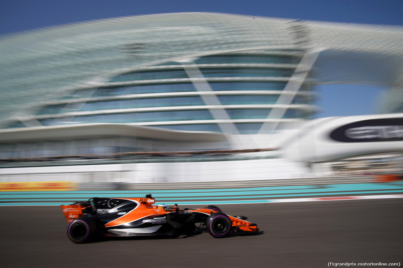 GP ABU DHABI, 24.11.2017 - Prove Libere 1, Fernando Alonso (ESP) McLaren MCL32