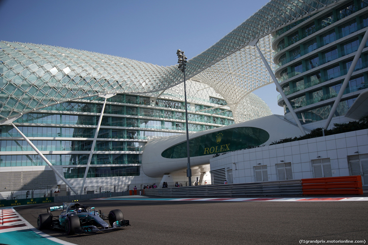 GP ABU DHABI, 24.11.2017 - Prove Libere 1, Valtteri Bottas (FIN) Mercedes AMG F1 W08