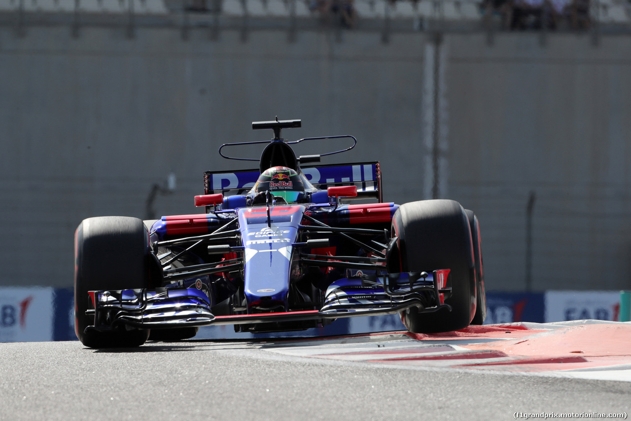 GP ABU DHABI, 24.11.2017 - Prove Libere 1, Brendon Hartley (NZL) Scuderia Toro Rosso STR12