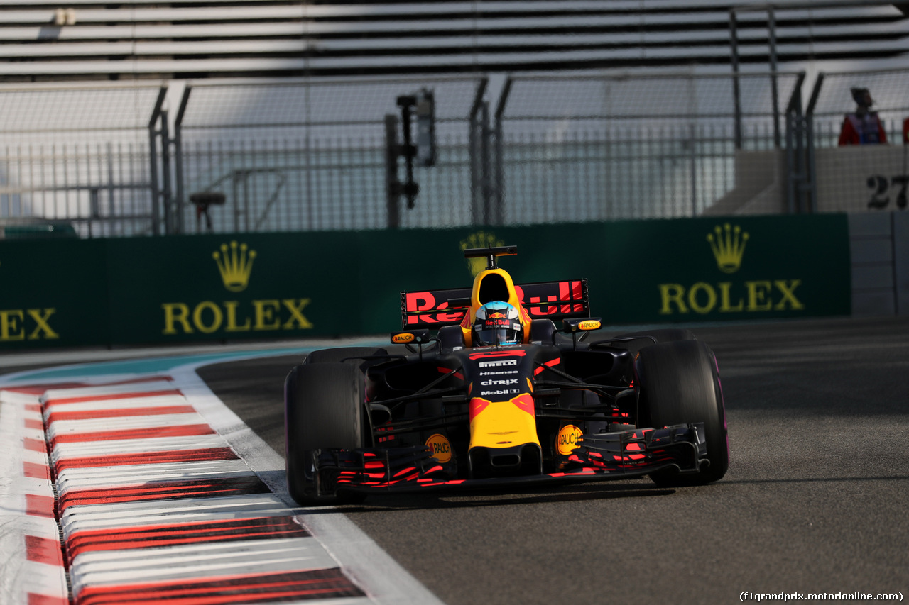 GP ABU DHABI, 24.11.2017 - Prove Libere 1, Daniel Ricciardo (AUS) Red Bull Racing RB13