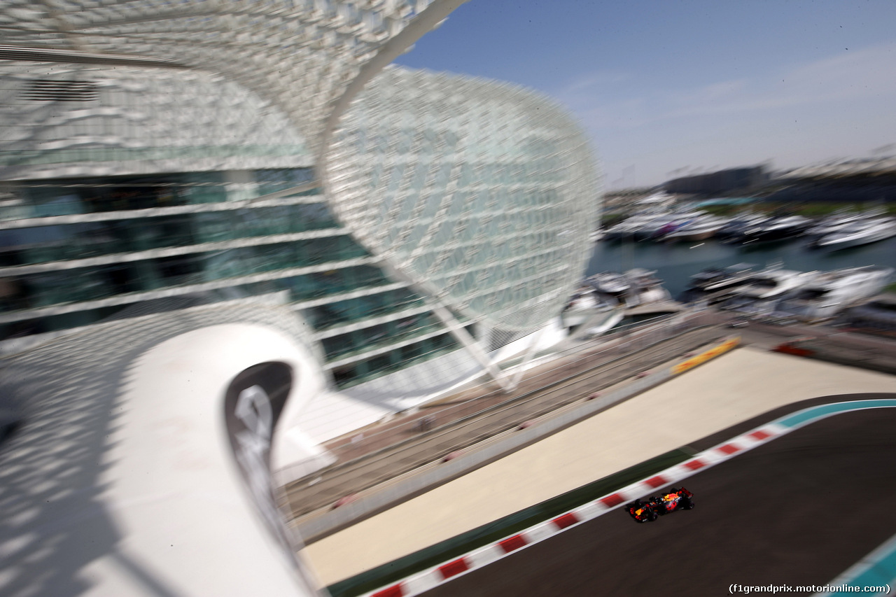 GP ABU DHABI, 24.11.2017 - Prove Libere 1, Daniel Ricciardo (AUS) Red Bull Racing RB13