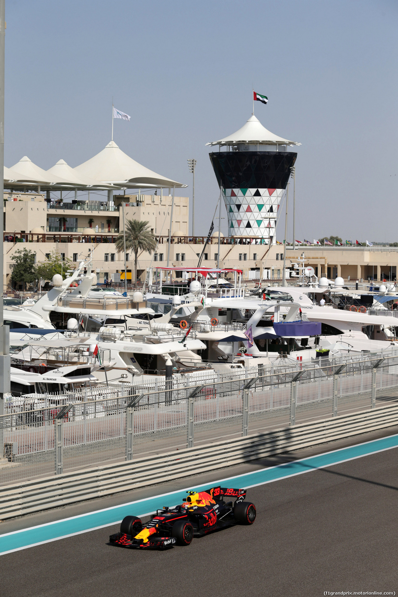 GP ABU DHABI, 24.11.2017 - Prove Libere 1, Max Verstappen (NED) Red Bull Racing RB13