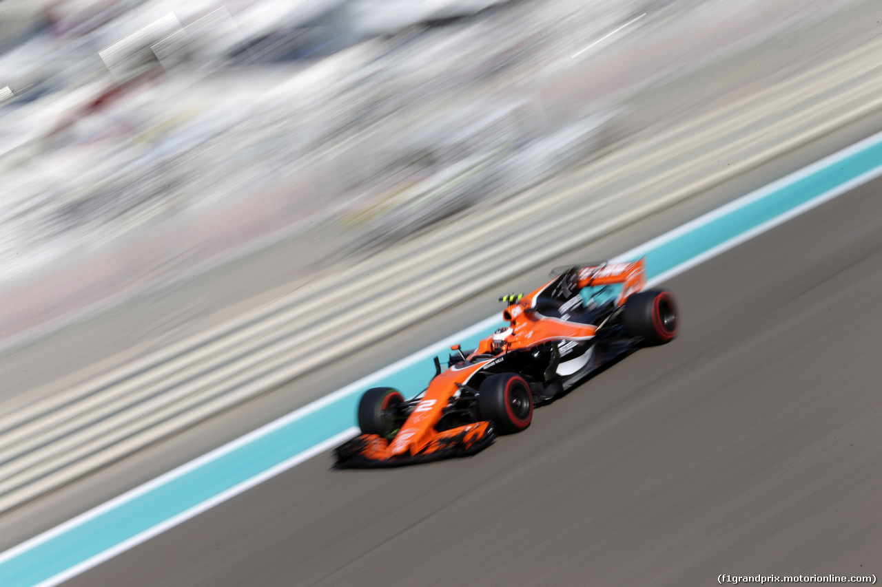 GP ABU DHABI, 24.11.2017 - Prove Libere 1, Stoffel Vandoorne (BEL) McLaren MCL32