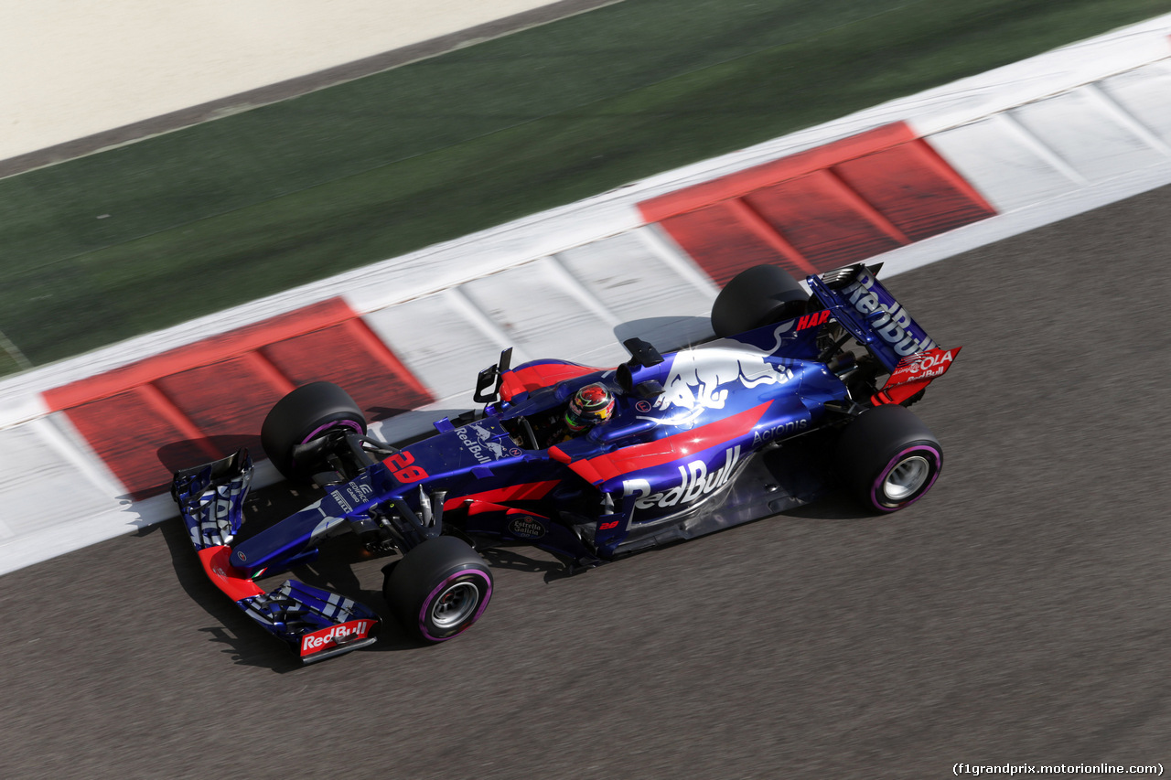 GP ABU DHABI, 24.11.2017 - Prove Libere 1, Brendon Hartley (NZL) Scuderia Toro Rosso STR12