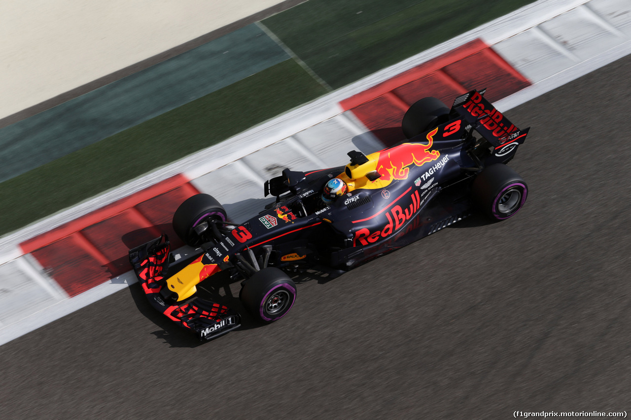 GP ABU DHABI, 24.11.2017 - Prove Libere 1, Daniel Ricciardo (AUS) Red Bull Racing RB13