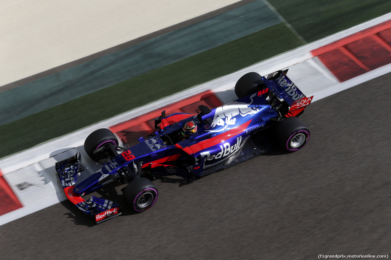 GP ABU DHABI, 24.11.2017 - Prove Libere 1, Brendon Hartley (NZL) Scuderia Toro Rosso STR12