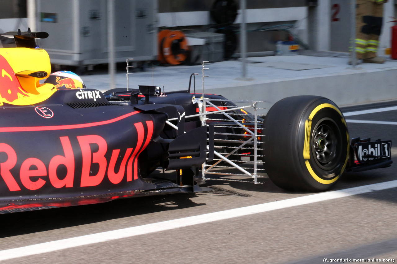 GP ABU DHABI, 24.11.2017 - Prove Libere 1, Daniel Ricciardo (AUS) Red Bull Racing RB13
