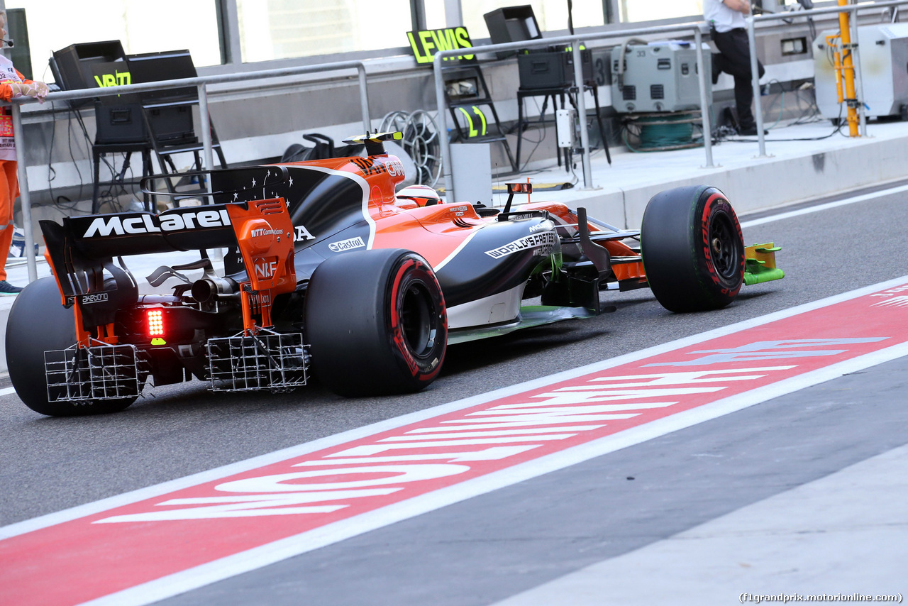 GP ABU DHABI, 24.11.2017 - Prove Libere 1, Stoffel Vandoorne (BEL) McLaren MCL32