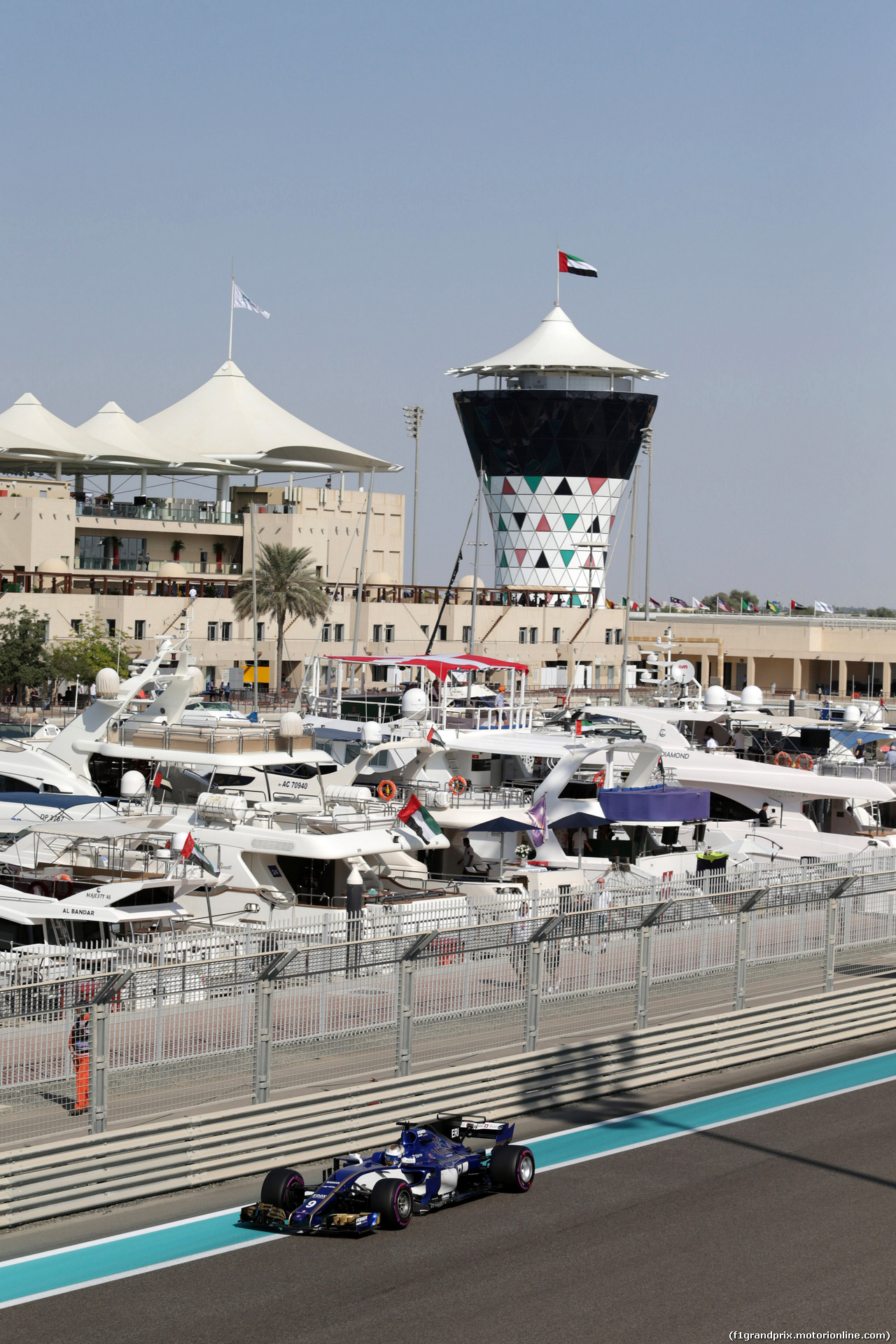 GP ABU DHABI, 24.11.2017 - Prove Libere 1, Marcus Ericsson (SUE) Sauber C36