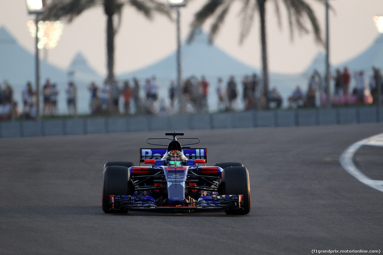 GP ABU DHABI, 24.11.2017 - Prove Libere 2, Brendon Hartley (NZL) Scuderia Toro Rosso STR12